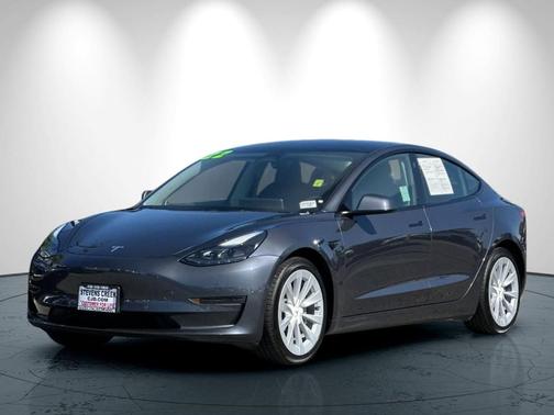 Midnight Silver Metallic 2022 Tesla Model 3 Long Range