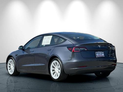 Midnight Silver Metallic 2022 Tesla Model 3 Long Range