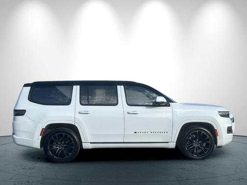 2022 Jeep Grand Wagoneer Series II