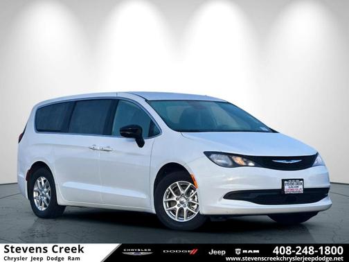 2025 Chrysler Voyager LX