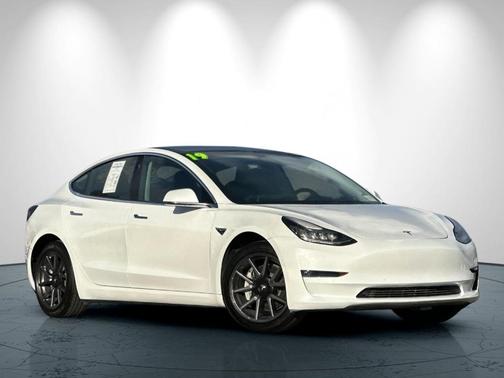 2019 Tesla Model 3 Standard Range Plus