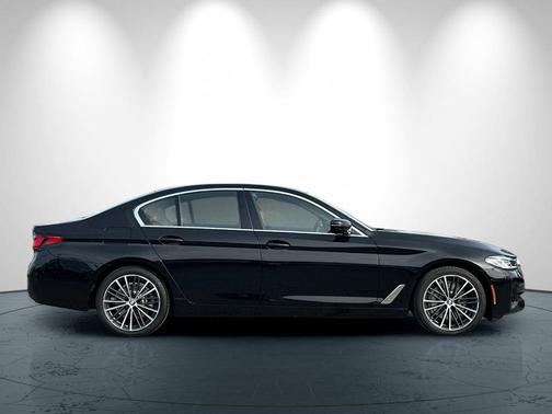 2022 BMW 530 i