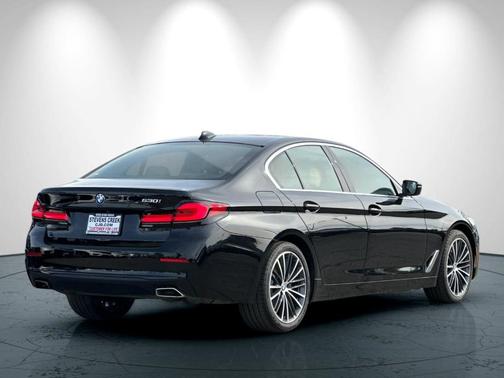 2022 BMW 530 i