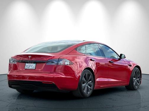 2022 Tesla Model S Base