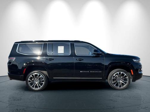 2022 Jeep Grand Wagoneer Series III
