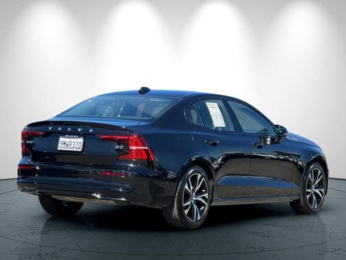 2025 Volvo S60 B5 Plus