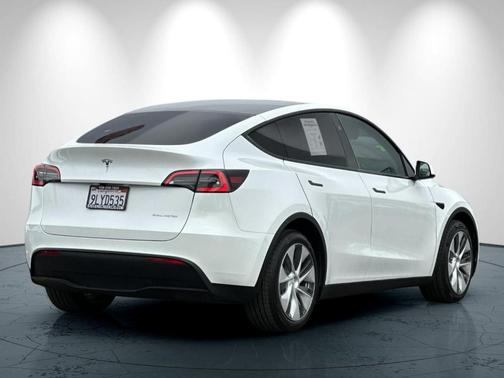 2024 Tesla Model Y Long Range