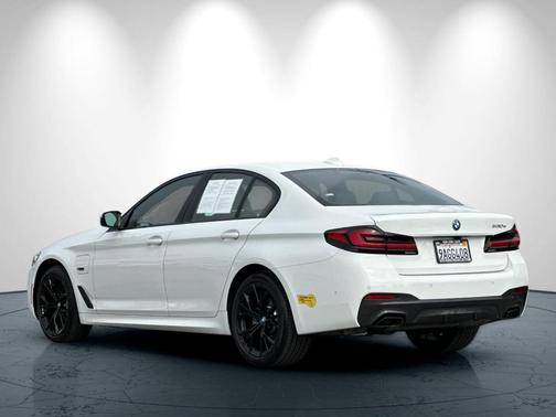 2022 BMW 530e 530e