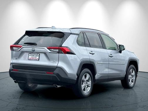 2022 Toyota RAV4 Hybrid LE