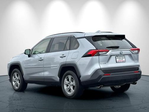 2022 Toyota RAV4 Hybrid LE