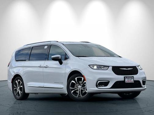 2026 Chrysler Pacifica Pinnacle