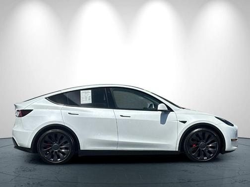 White 2022 Tesla Model Y Performance