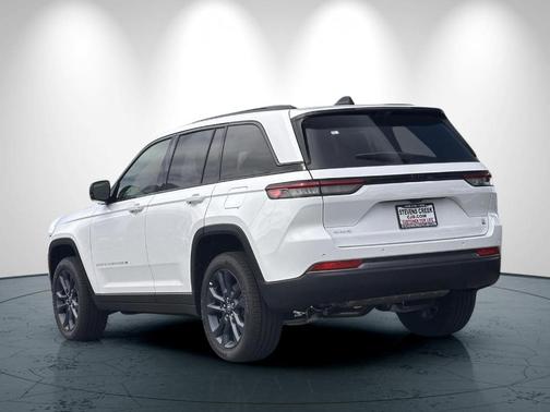 Bright White 2026 Jeep Grand Cherokee 85th Anniversary Edition 4x4