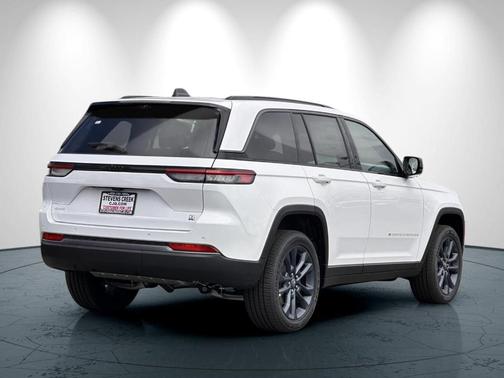 Bright White 2026 Jeep Grand Cherokee 85th Anniversary Edition 4x4