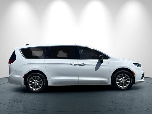 Bright White 2026 Chrysler Pacifica Select AWD