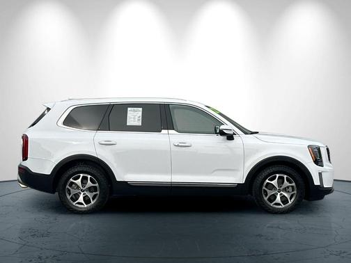 Glacial White Pearl 2022 Kia Telluride EX