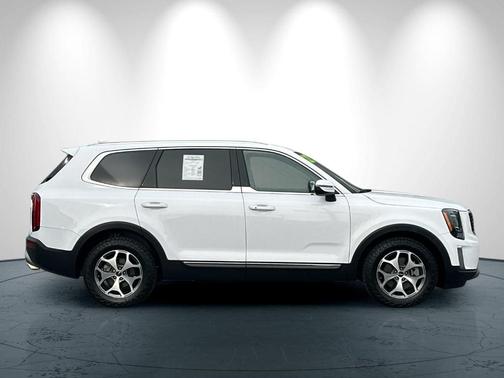 Glacial White Pearl 2022 Kia Telluride EX