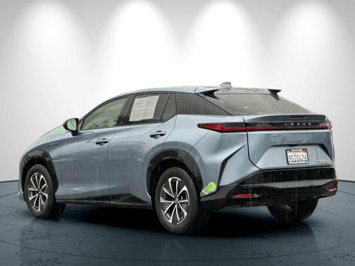 2023 Lexus RZ 450e Premium