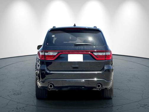 DB Black Crystal Clearcoat 2026 Dodge Durango GT Plus HEMI V8