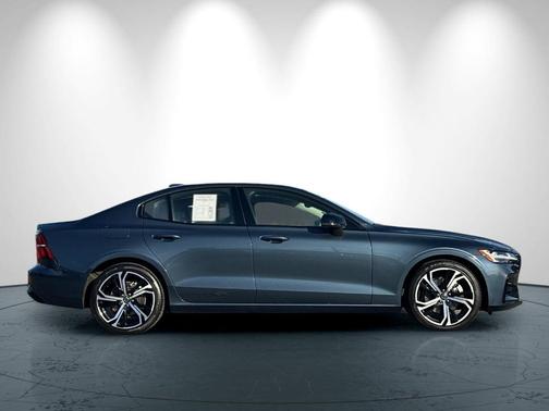 2025 Volvo S60 B5 Core