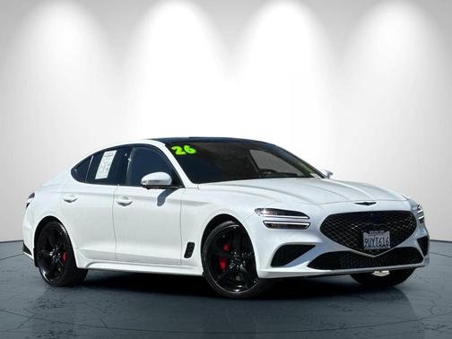 Uyuni White 2026 Genesis G70 3.3T Sport Prestige
