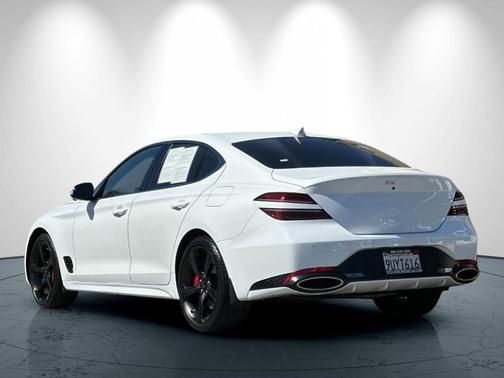 Uyuni White 2026 Genesis G70 3.3T Sport Prestige