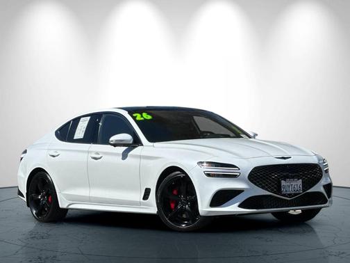 Uyuni White 2026 Genesis G70 3.3T Sport Prestige