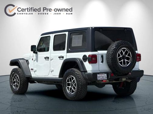 Bright White Clearcoat 2025 Jeep Wrangler Rubicon