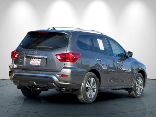 2019 Nissan Pathfinder S
