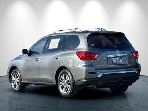 2019 Nissan Pathfinder S