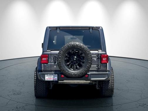 Granite Crystal Clearcoat Metallic 2018 Jeep Wrangler Unlimited Sahara