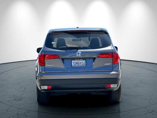 Gray 2017 Honda Pilot EX-L
