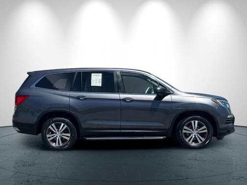 Gray 2017 Honda Pilot EX-L