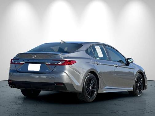 Metal 2026 Toyota Camry SE