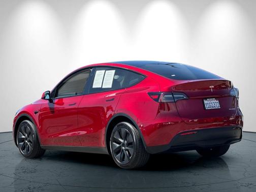 2025 Tesla Model Y Long Range
