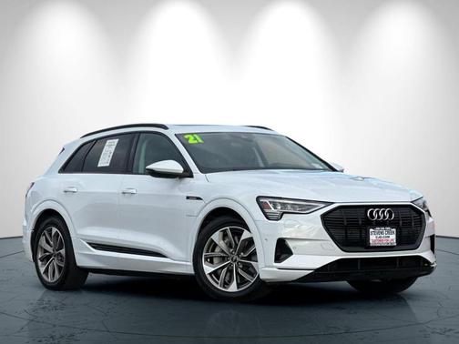2021 Audi e-tron Premium Plus