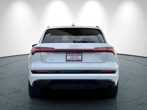 2021 Audi e-tron Premium Plus