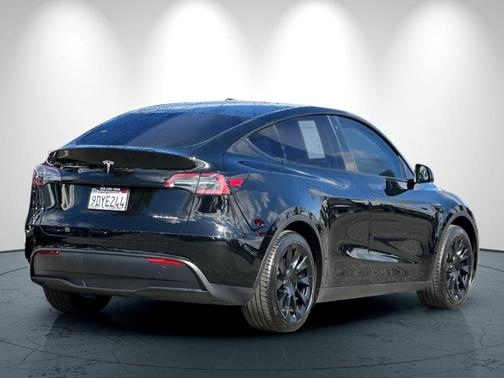 Black 2023 Tesla Model Y Long Range