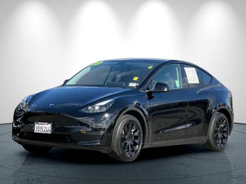 Black 2023 Tesla Model Y Long Range