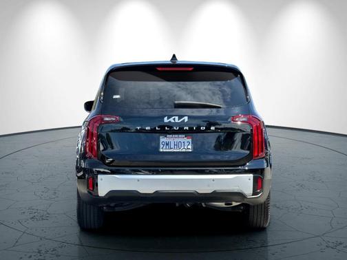 2024 Kia Telluride LX