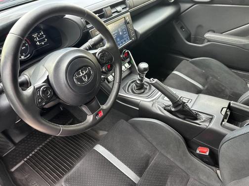 2023 Toyota GR86 Premium