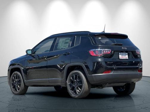Diamond Black 2026 Jeep Compass Latitude