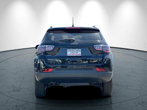 Diamond Black 2026 Jeep Compass Latitude