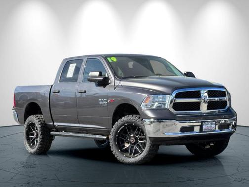 Granite Crystal Clearcoat Metallic 2019 RAM 1500 Classic Tradesman