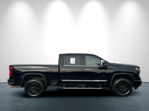 Black 2024 Chevrolet Silverado 2500 High Country