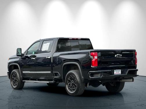 Black 2024 Chevrolet Silverado 2500 High Country