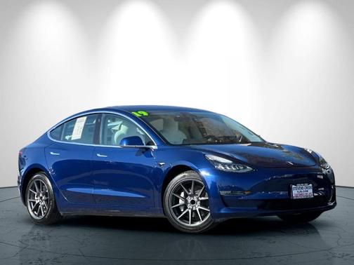 Blue 2019 Tesla Model 3 Long Range