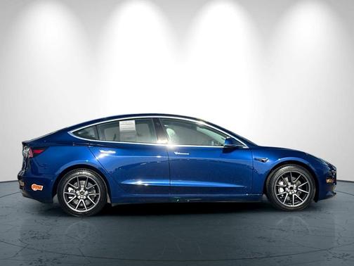 Blue 2019 Tesla Model 3 Long Range