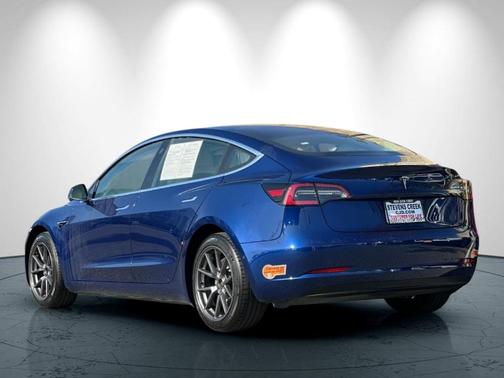 Blue 2019 Tesla Model 3 Long Range