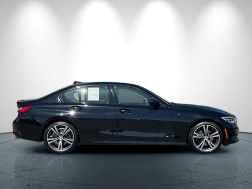 2022 BMW 330 i